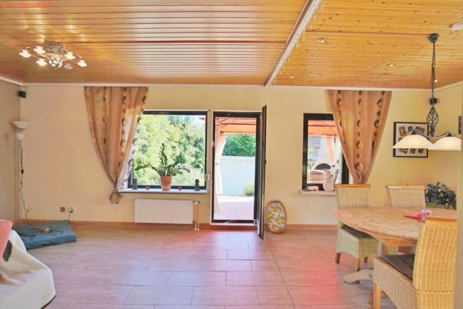 Gro�es Wohnzimmer / Terrasse Doppelhaush�lfte Tornesch