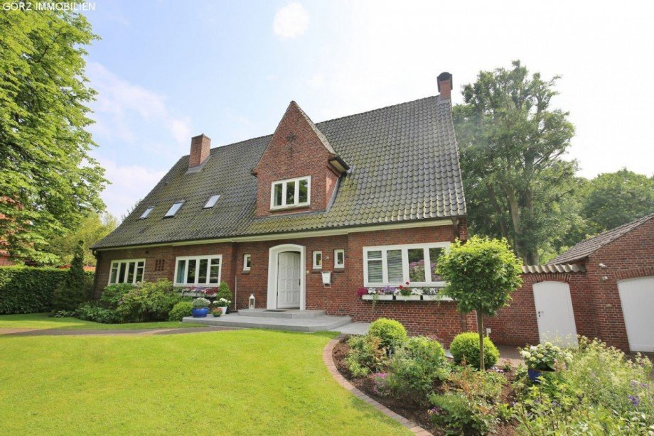 sch�ner Eingangsbereich Villa Pinneberg