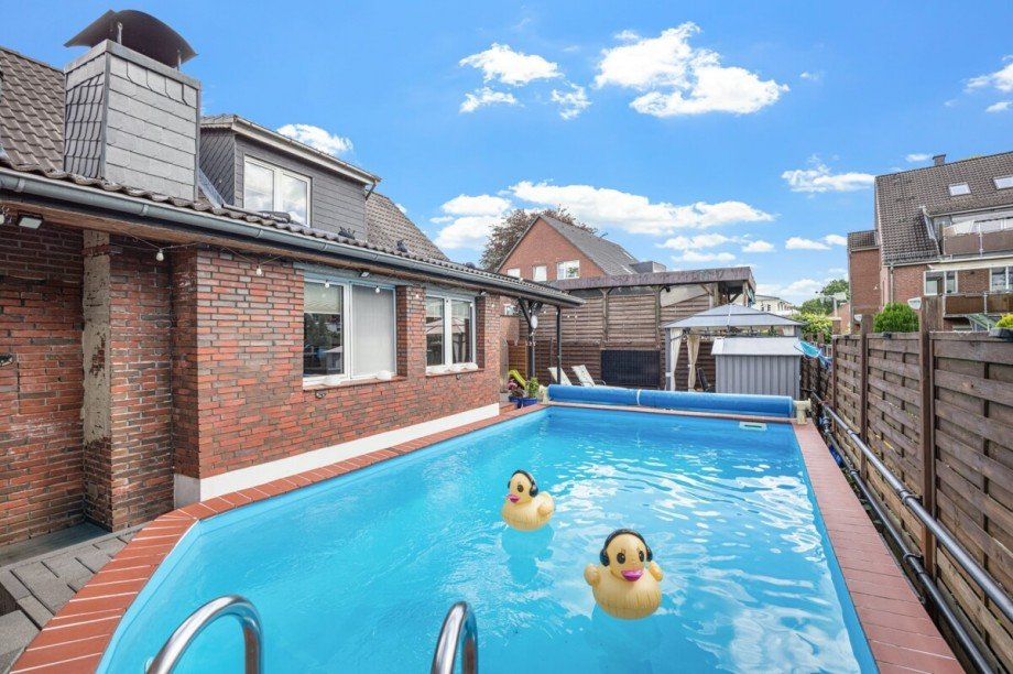 gro�er Pool Einfamilienhaus Norderstedt