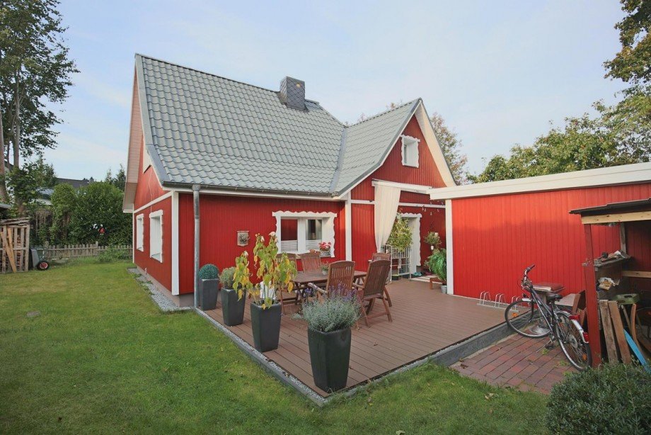 gro�e WPC-Terrasse Einfamilienhaus Quickborn