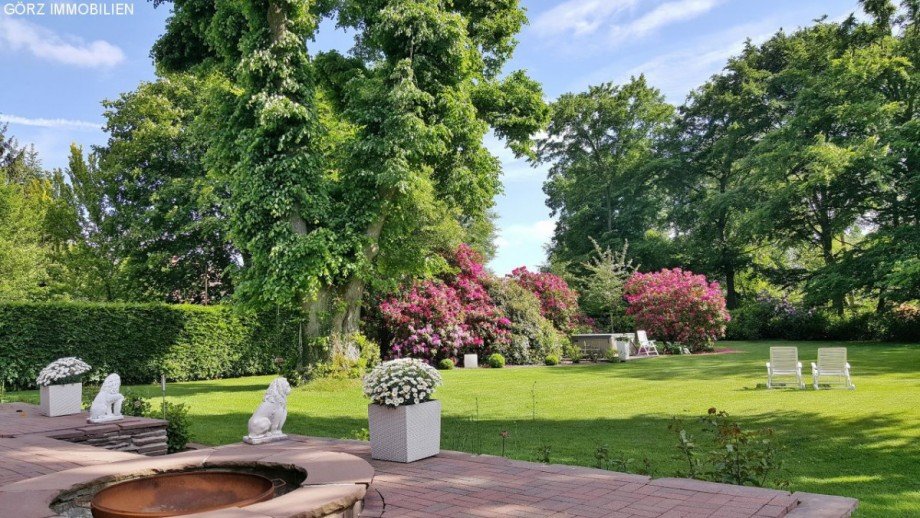 es bl�ht... Villa Pinneberg