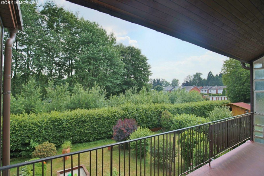 Sch�ner Baumbestand Reihenmittelhaus Norderstedt