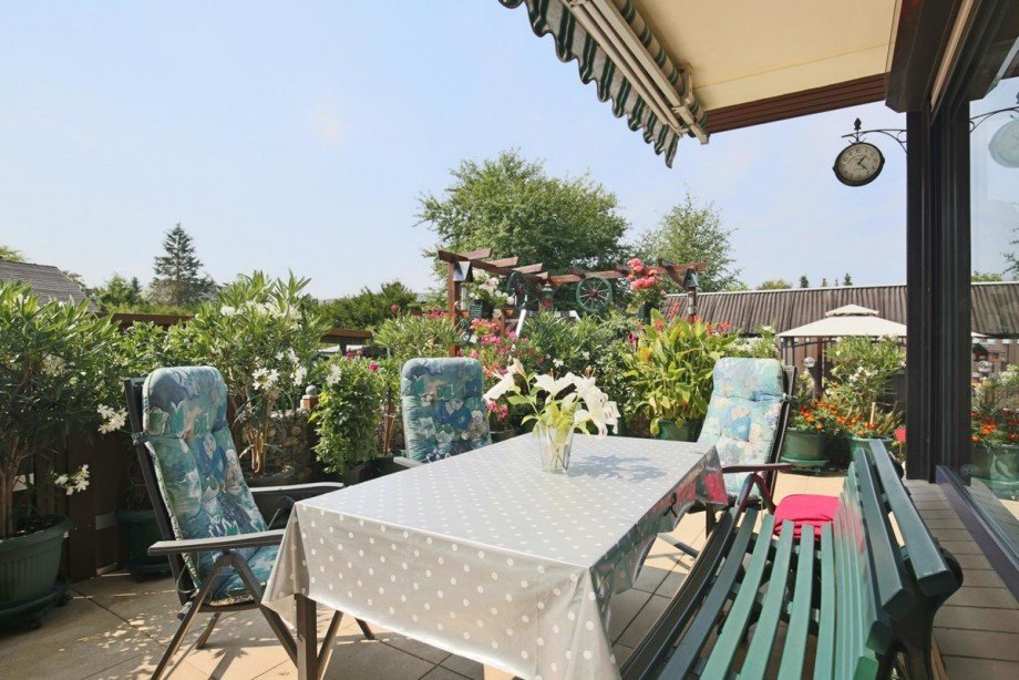 Neu angelgte Terrasse Einfamilienhaus Kaltenkirchen