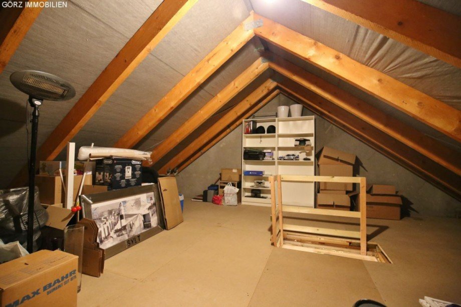 Spitzboden Doppelhaush�lfte Pinneberg