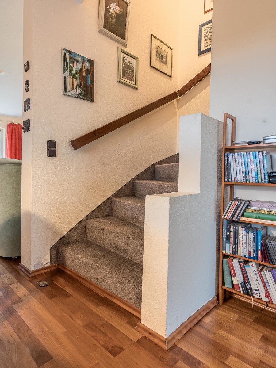 Treppenaufgang ins OG Reihenhaus Elmshorn