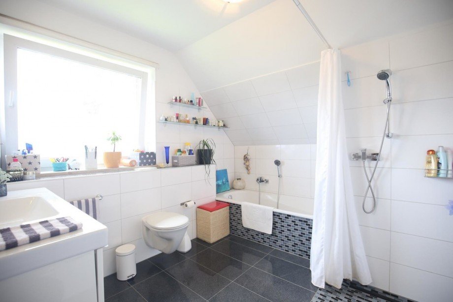 Badezimmer OG Doppelhaush�lfte Hamburg