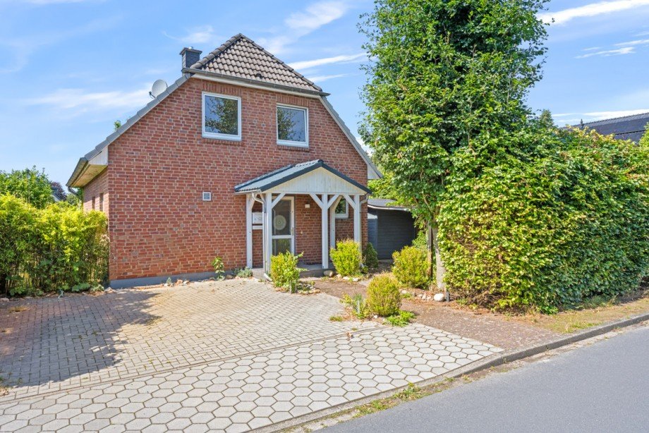 Vorderansicht Einfamilienhaus Quickborn