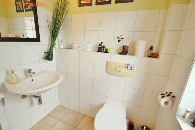 G�ste-WC im Erdgeschoss Einfamilienhaus Sarlhusen