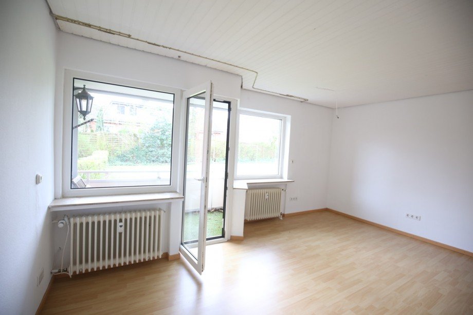 Wohnzimmer mit Zugang zur Loggia Erdgeschosswohnung Norderstedt