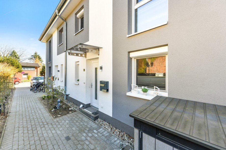 �berdachter Hauseingang Reihenmittelhaus Nahe