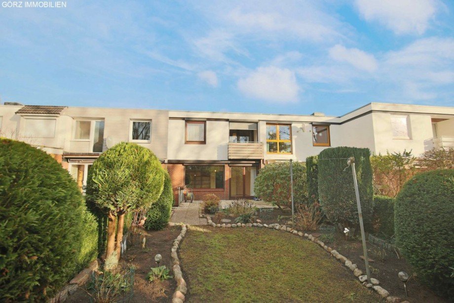 Blick vom Garten Reihenmittelhaus K�lln-Reisiek