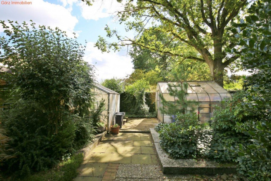 Gew�chsh�user im Garten Einfamilienhaus Norderstedt