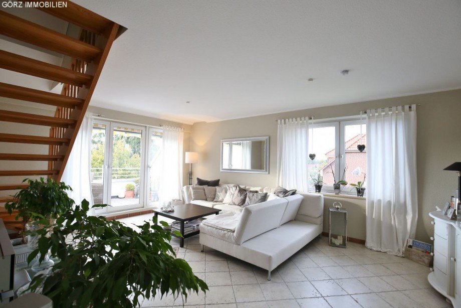 Wohnzimmer, Treppenaufgang Maisonettewohnung Henstedt-Ulzburg