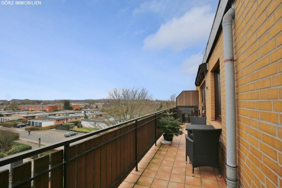 gro�er Balkon Dachgeschosswohnung Barmstedt