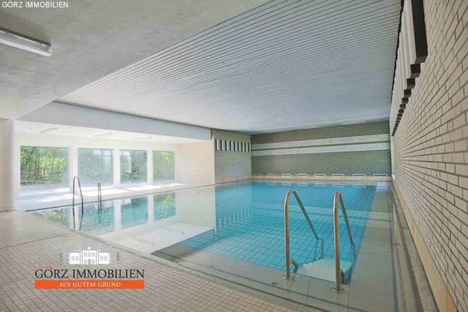 Sch�nes Hallenbad Etagenwohnung Pinneberg