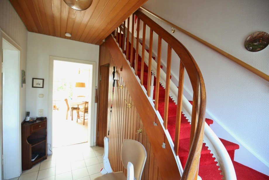 sch�ne Holztreppe Reihenhaus Rellingen