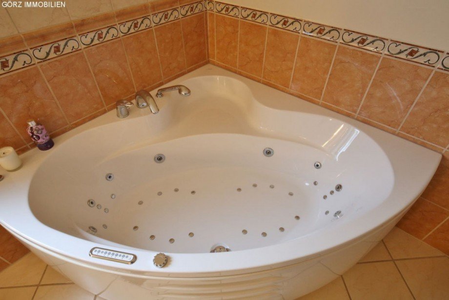 Whirlpoolbadewanne Doppelhaush�lfte Henstedt Ulzburg