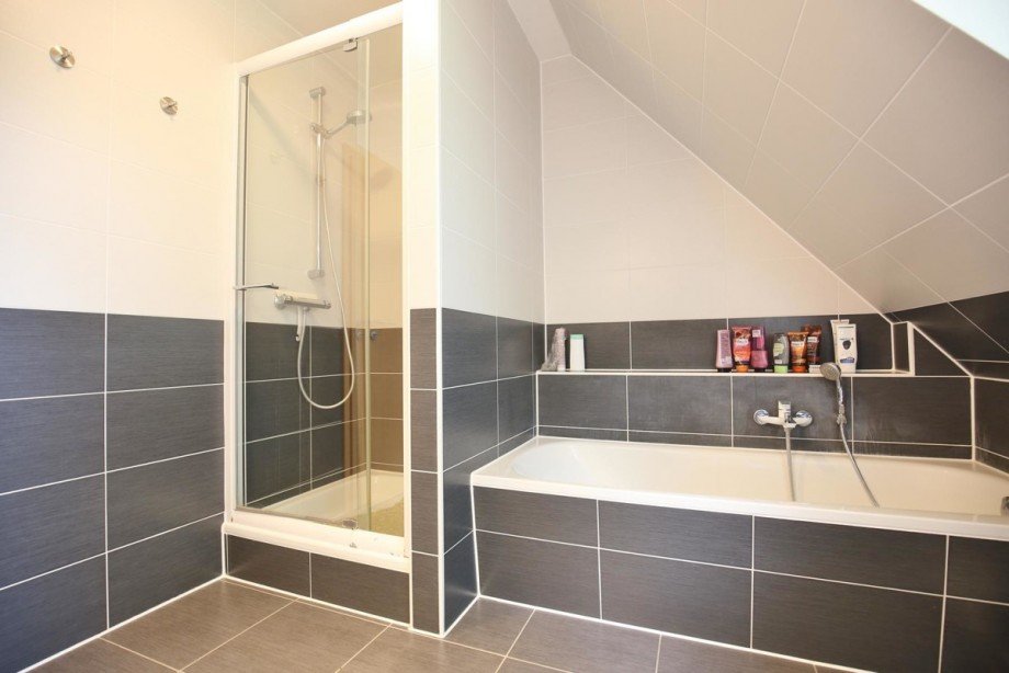 Dusche und Badewanne Reiheneckhaus Hamburg