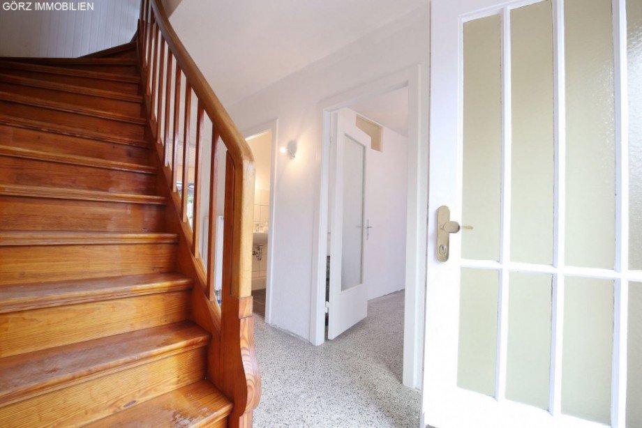 sch�ne Holztreppe Reihenendhaus Norderstedt