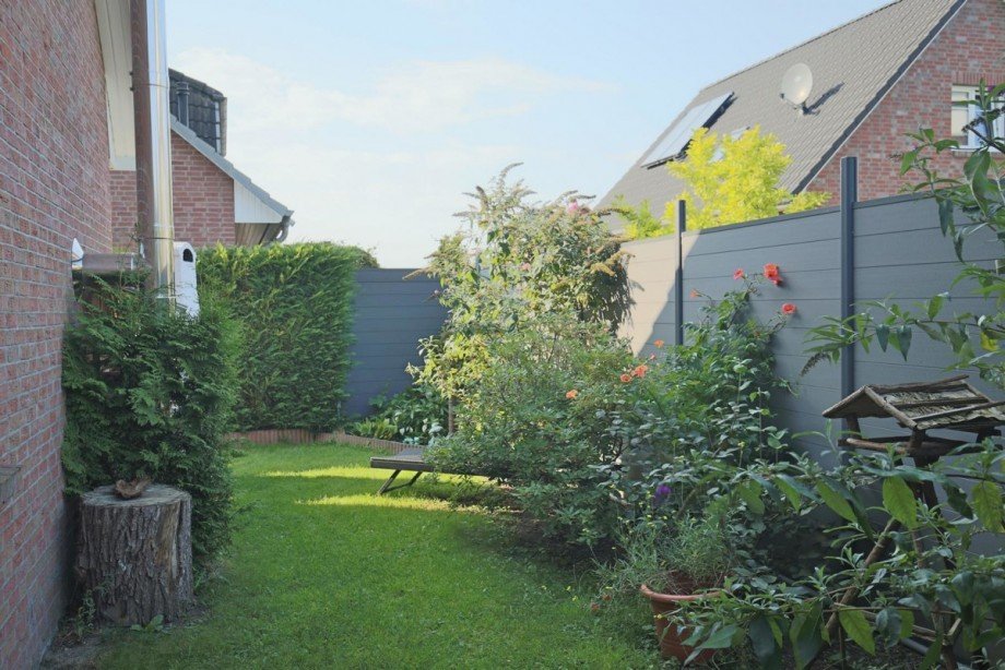 Gartenidylle Doppelhaush�lfte Hasloh