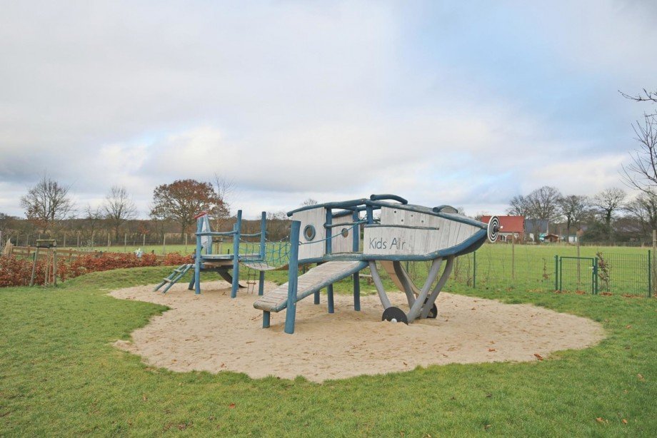 Spielplatz Doppelhaush�lfte Kisdorf