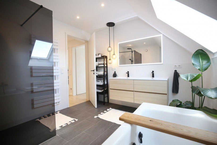 Badezimmer OG Doppelhaush�lfte Elmshorn