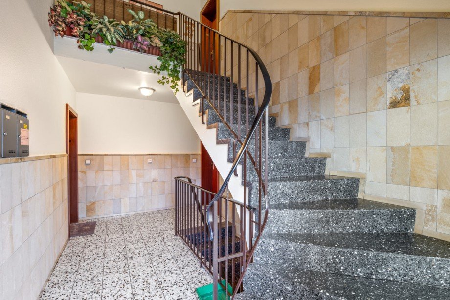 Steintreppe vom EG in OG Maisonettewohnung Hasloh