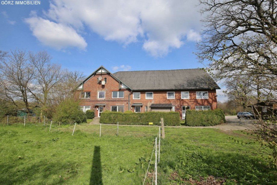 Viel Natur Mehrfamilienhaus Lutzhorn