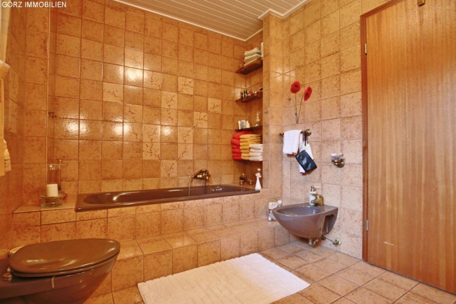... mit Wanne und Bidet Zweifamilienhaus Norderstedt