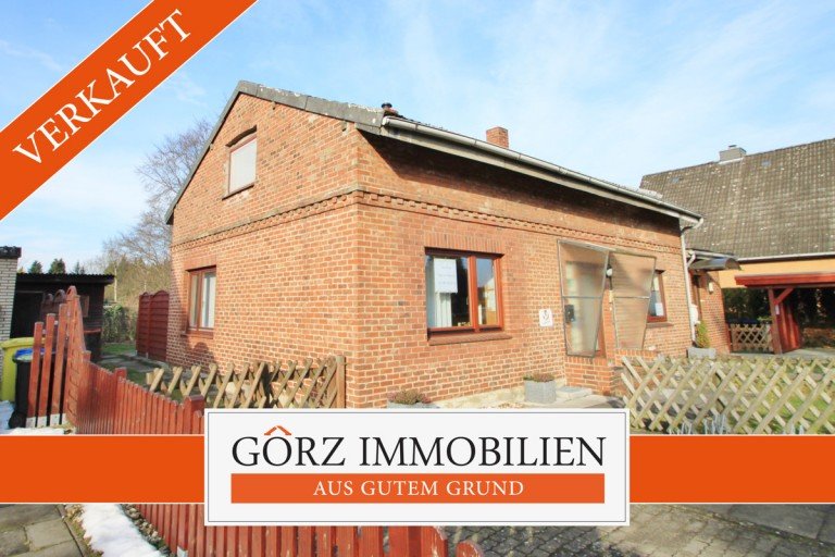 VERKAUFT Norderstedt Zweifamilienhaus *VERKAUFT* Haus mit zwei Wohneinheiten und besonderem Charme!