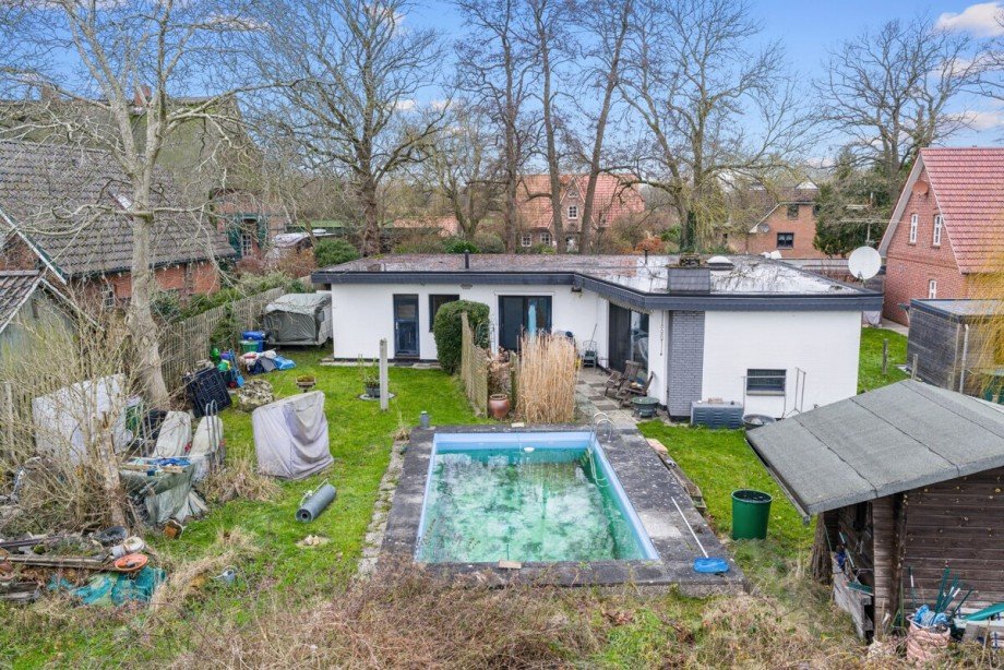 Garten mit Pool Bungalow H�ttblek
