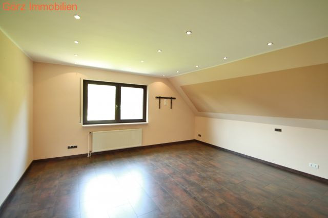 gro�es Schlafzimmer Doppelhaush�lfte Pinneberg
