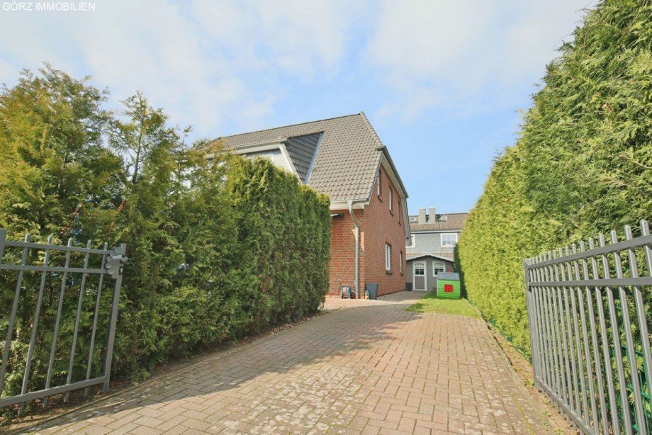 Zufahrt Doppelhaush�lfte Norderstedt