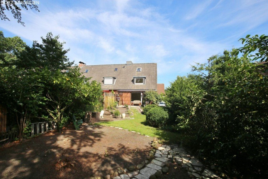 Blick vom Gartenhaus! Reihenendhaus Norderstedt