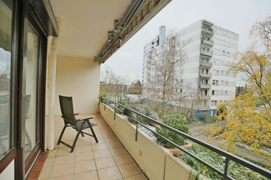 ca. 8 m breit mit Markisen Etagenwohnung Norderstedt