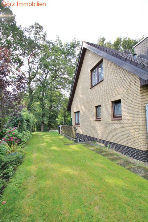 Seitenansicht + Kellerzugang von au�en Einfamilienhaus Norderstedt