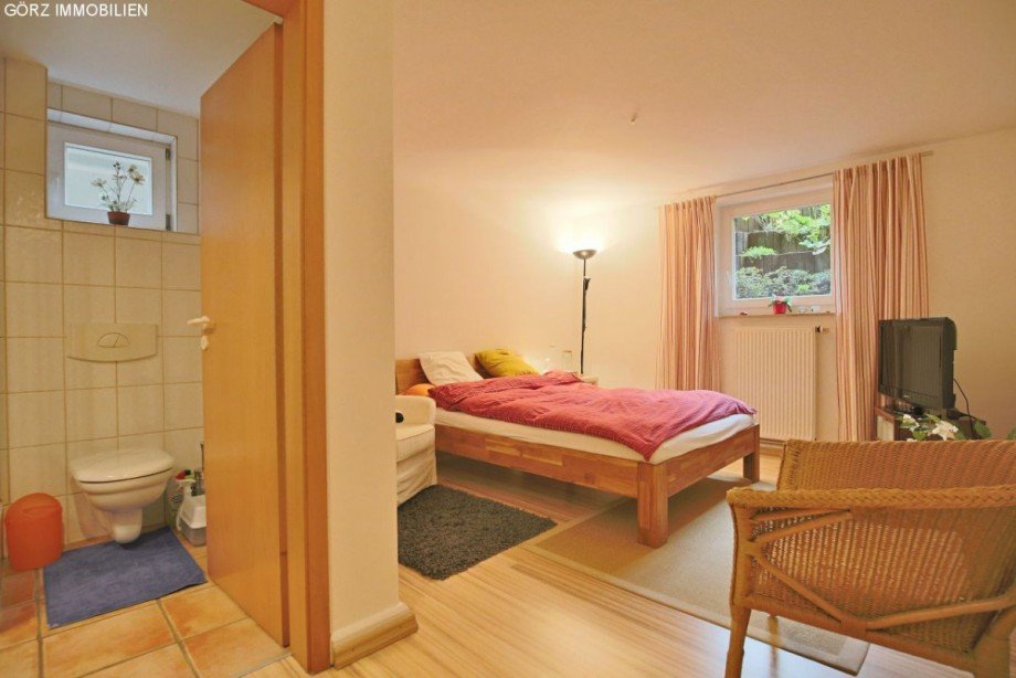 Schlaf-/ G�stezimmer mit Duschbad im Keller Einfamilienhaus Norderstedt