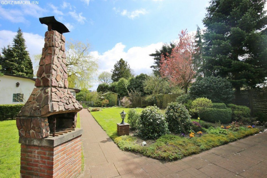 Blick in den sch�nen Garten Einfamilienhaus Rellingen