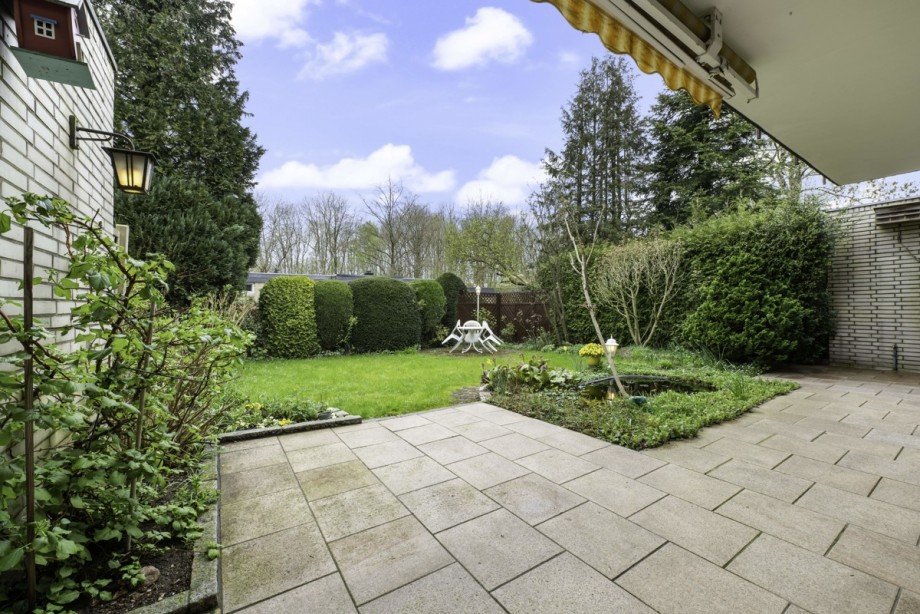 �berdachte Terrasse mit Garten Reihenmittelhaus Norderstedt