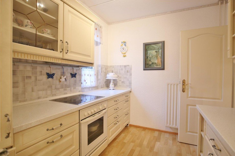 Fenster neben dem Kochfeld Etagenwohnung Hamburg
