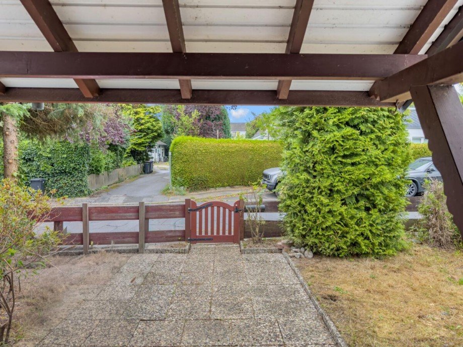 Blick zur Einfahrt Bungalow Nahe