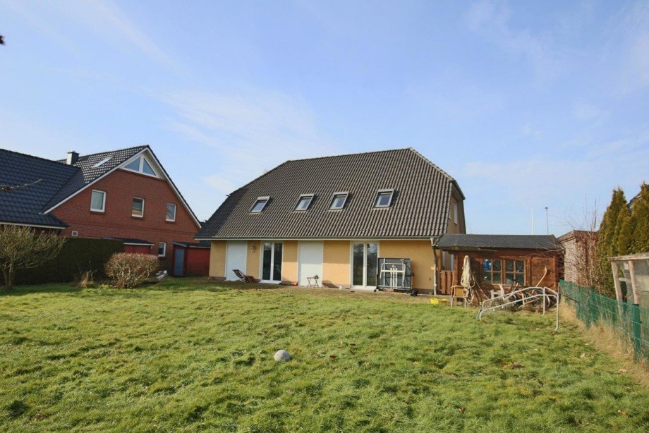 Blick vom Garten aufs Haus Einfamilienhaus Kaltenkirchen