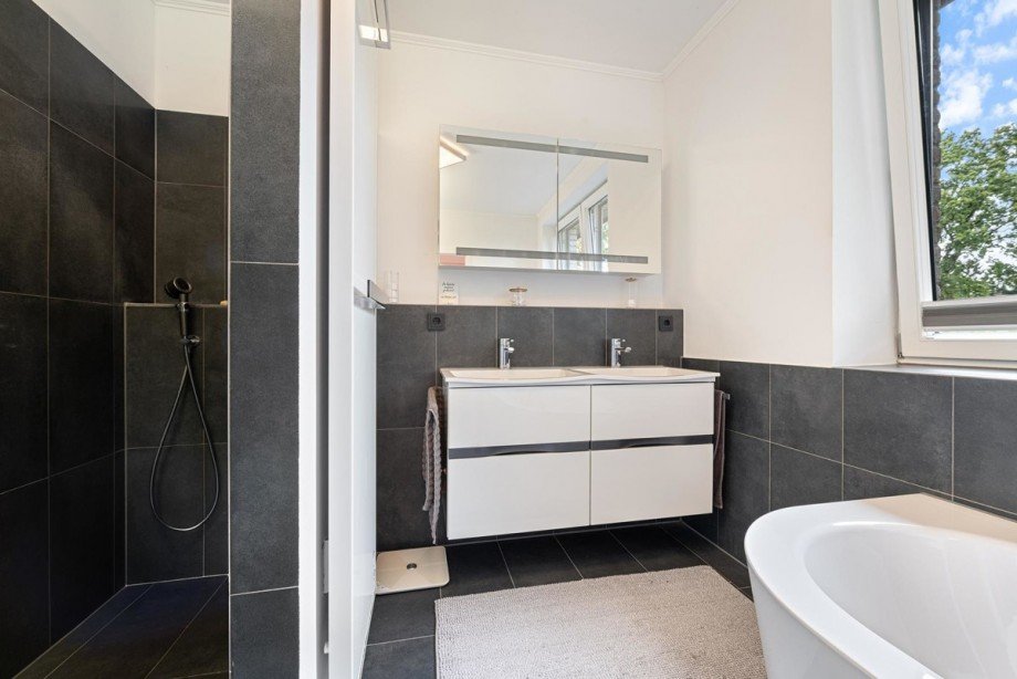 ..mit Bad en Suite Doppelhaush�lfte Norderstedt