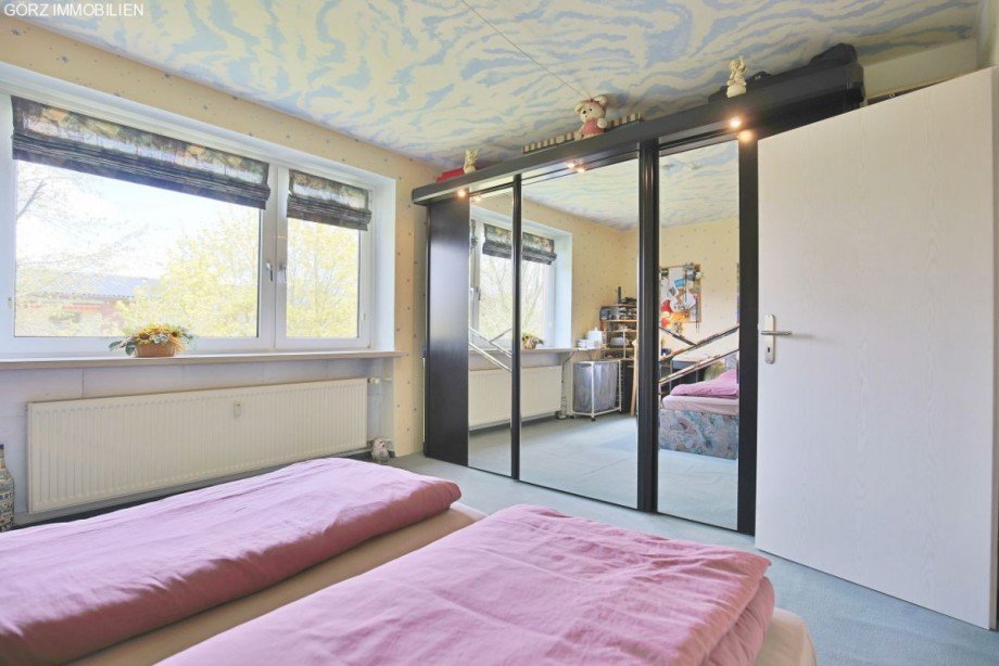 gro�z�giges Schlafzimmer Dachgeschosswohnung Hamburg