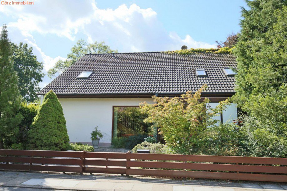 HAUSANSICHT VORNE Einfamilienhaus Norderstedt