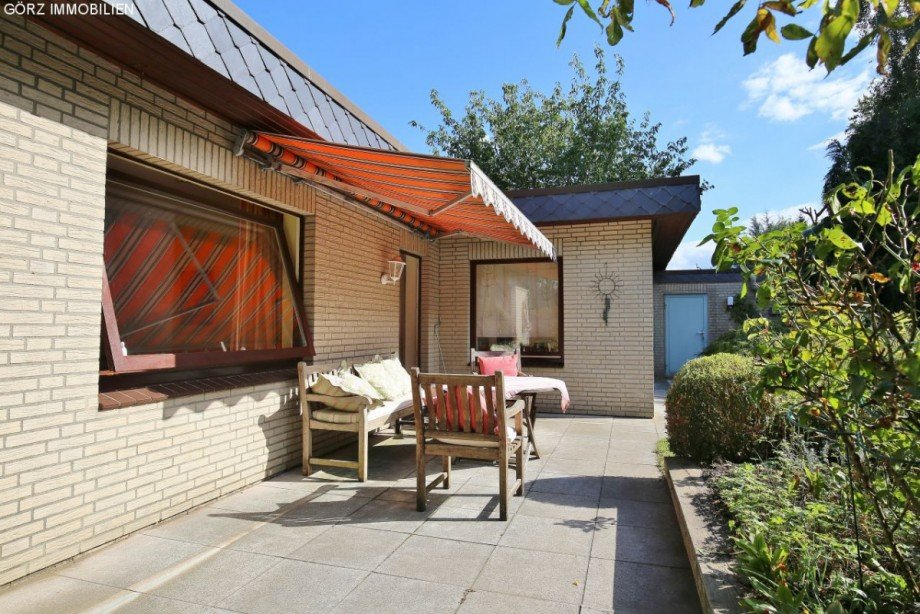 herrliche Terrasse mit Markise Bungalow Appen