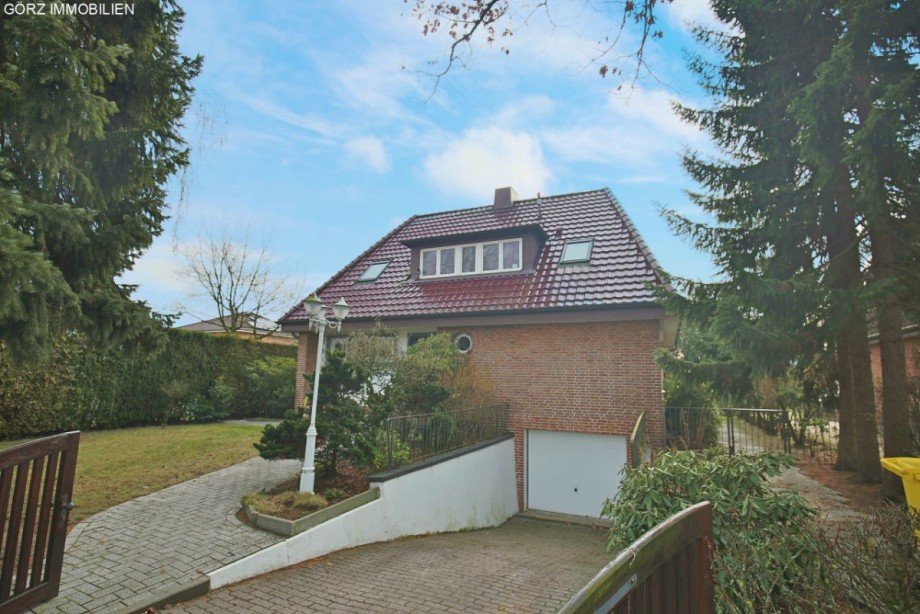 Stra�enansicht Einfamilienhaus Norderstedt