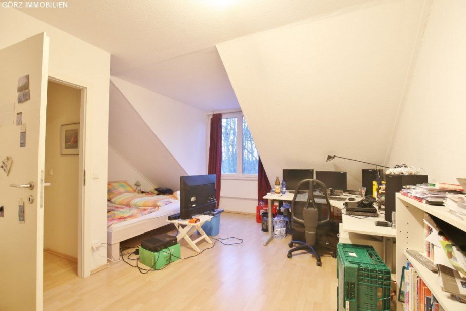 hell und ger�umig! Schlafzimmer im DG Reihenhaus Wedel