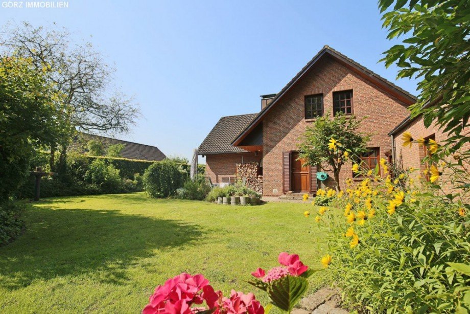 Blick auf Ostterrasse und Kl�nt�r Einfamilienhaus Kaltenkirchen