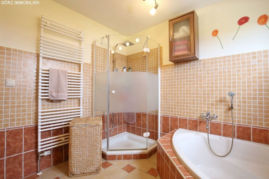 ger�umiges Vollbad Reihenendhaus Pinneberg